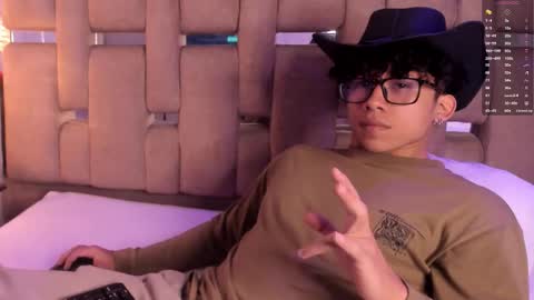 akazaboy online show from 11/18/25, 04:39