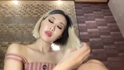 Snapshot of akemi_jp chatting on 09/30/25, 09:42 Akemi online show from 09/30/25, 09:42