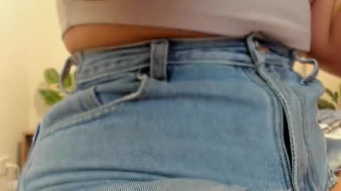 Akenda online show from 10/25/25, 04:35