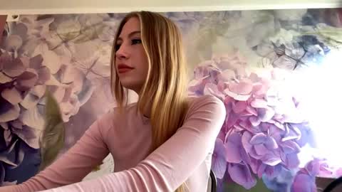 Katy online show from 04/20/26, 01:03