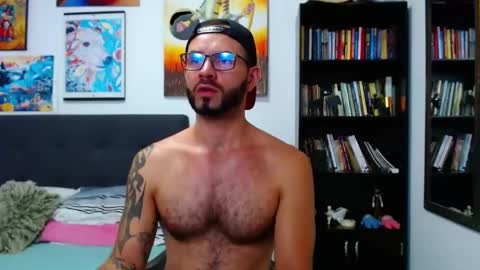akiles online show from 01/10/25, 02:04