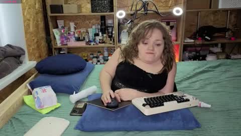 Natalie online show from 12/22/25, 06:21