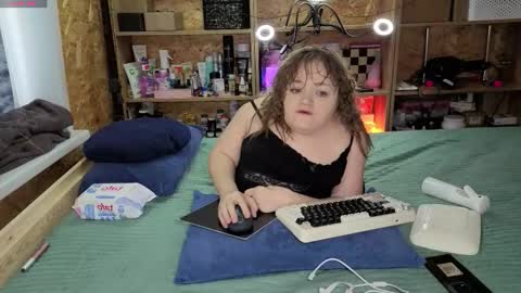 Natalie online show from 12/23/25, 05:38