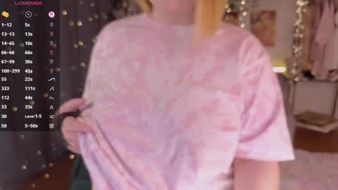 Aki online show from 04/08/26, 10:32