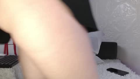 Amilia online show from 12/21/25, 05:09