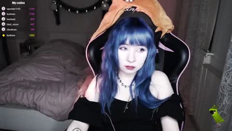 akirahartyx online show from 12/20/24, 02:27