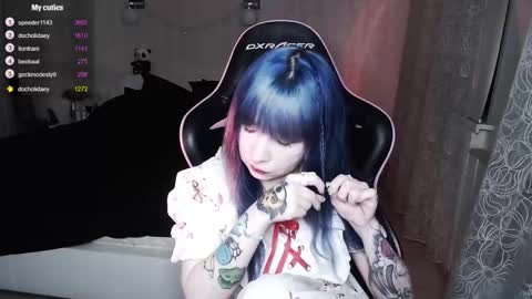 akirahartyx online show from 10/13/25, 03:23