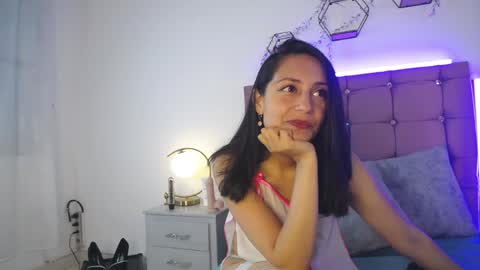 Snapshot of alaana_sweet_ chatting on 06/01/26, 01:13 ALAANA online show from 06/01/26, 01:13