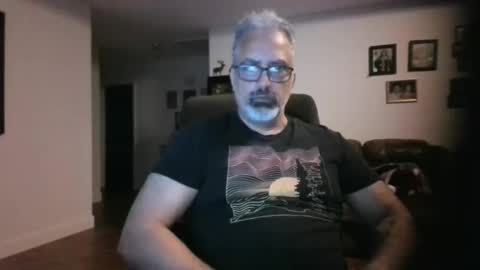 Snapshot of aladdin31673 chatting on 06/04/26, 01:55 aladdin31673 online show from 06/04/26, 01:55