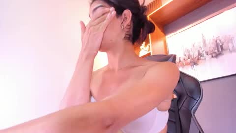 Alahia Rodriguez online show from 02/01/26, 12:15