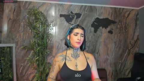 Snapshot of alahia_dangelo_ chatting on 04/10/26, 05:17 ALAHIA online show from 04/10/26, 05:17
