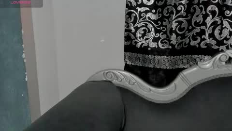 Snapshot of alahia_dangelo_ chatting on 05/01/26, 05:17 ALAHIA online show from 05/01/26, 05:17