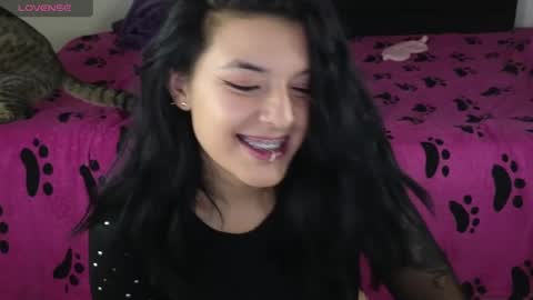 Snapshot of alahia_demon chatting on 12/15/24, 08:08 alahia online show from 12/15/24, 08:08