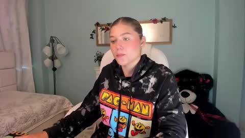 Snapshot of alaia_greyy chatting on 12/04/24, 12:47 Alaia online show from 12/04/24, 12:47