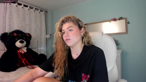 Snapshot of alaia_greyy chatting on 12/07/24, 12:56 Alaia online show from 12/07/24, 12:56