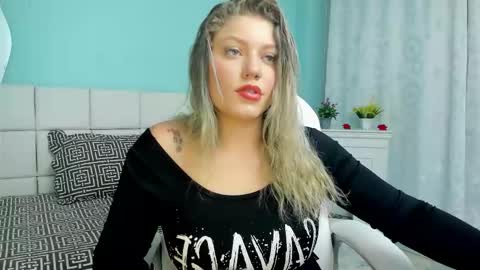 Snapshot of alaia_greyy chatting on 10/14/25, 07:58 Alaia online show from 10/14/25, 07:58