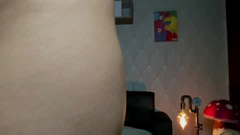 Snapshot of alaia_love77 chatting on 07/18/26, 10:57 Alaia online show from 07/18/26, 10:57