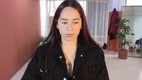 Alaia Skater online show from 09/15/25, 08:09