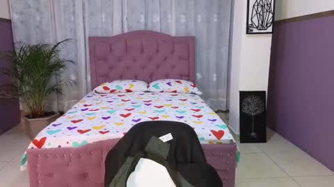 Alaia Skater online show from 10/22/25, 10:37