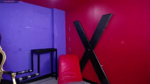 Alaiia    online show from 11/27/25, 02:35