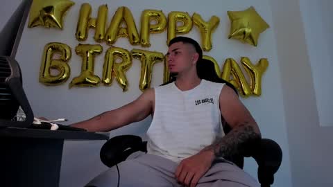 Snapshot of alan_muscle chatting on 01/31/25, 08:22 Alan online show from 01/31/25, 08:22