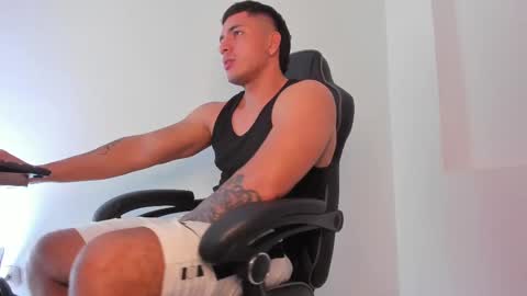 Snapshot of alan_muscle chatting on 02/10/25, 06:09 Alan online show from 02/10/25, 06:09