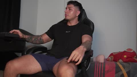 Snapshot of alan_muscle chatting on 11/04/25, 06:12 Alan online show from 11/04/25, 06:12