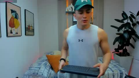 Alan  Kevin can we reach 100 thumbs up please guys  online show from 04/14/26, 07:09