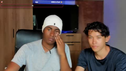 Snapshot of alan_scot chatting on 05/21/26, 10:06 Alan and Criss - WE JUST FRIENDS WITH BENEFITS BOTH VERS online show from 05/21/26, 10:06
