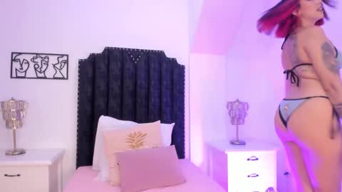 alana_2916 online show from 02/18/25, 07:19