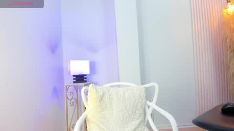 Snapshot of alana__rossetti chatting on 04/22/26, 11:23 Alana online show from 04/22/26, 11:23