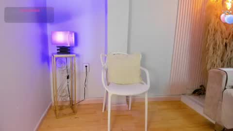 Snapshot of alana__rossetti chatting on 07/12/26, 02:57 Alana online show from 07/12/26, 02:57