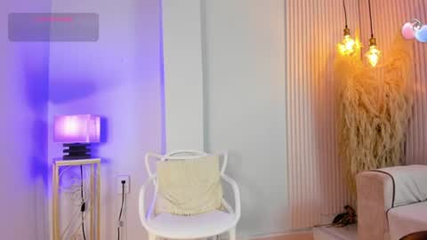 Snapshot of alana__rossetti chatting on 07/13/26, 02:58 Alana online show from 07/13/26, 02:58