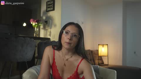 Alana Gasparini online show from 11/02/25, 01:52