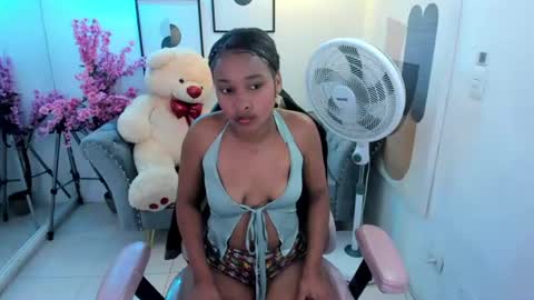Snapshot of alana_grayy chatting on 07/11/26, 04:04 Alana online show from 07/11/26, 04:04