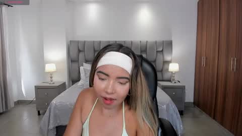 alana  online show from 04/18/26, 08:09