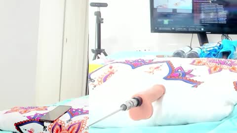 Alana online show from 09/28/25, 07:30