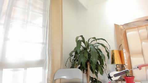       online show from 03/05/25, 09:15