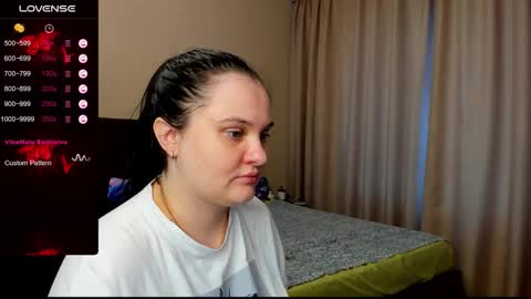 Snapshot of alanabrox chatting on 10/28/25, 09:13 Julia online show from 10/28/25, 09:13