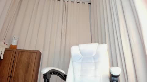 Alana silvana online show from 01/05/25, 12:42