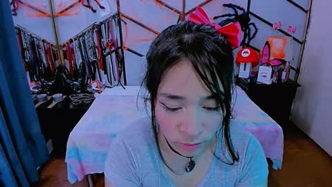 Alana online show from 10/21/25, 07:36