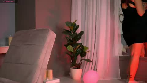 AlanaReign online show from 06/19/26, 09:35