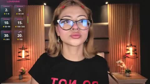 Sasha online show from 04/13/26, 11:16