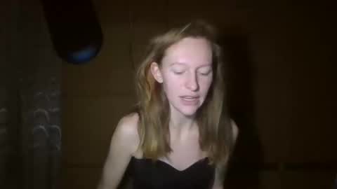 Elisa online show from 03/06/25, 08:16