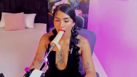 Snapshot of alanna_wild chatting on 06/20/26, 05:16 Alana online show from 06/20/26, 05:16