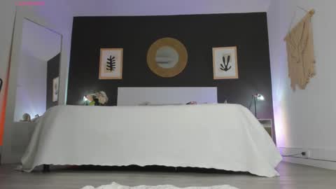 Alanna Cute Russell online show from 10/09/25, 08:07