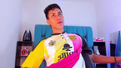 alannaughty_ online show from 01/15/25, 06:43