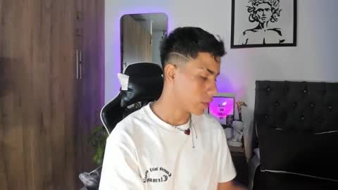 Snapshot of alannaughty_ chatting on 01/16/26, 11:42 alannaughty_ online show from 01/16/26, 11:42