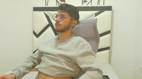 alanvilla_lobo online show from 10/11/25, 07:34