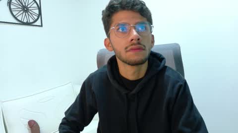 alanvilla_lobo online show from 10/18/25, 12:28